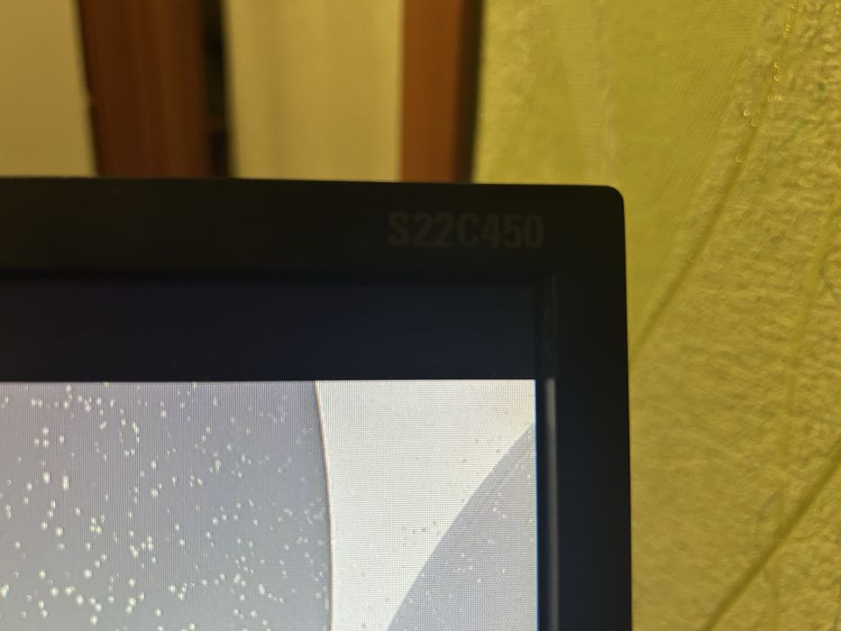 Монитор Samsung S22C450BW В отличном состоянии.