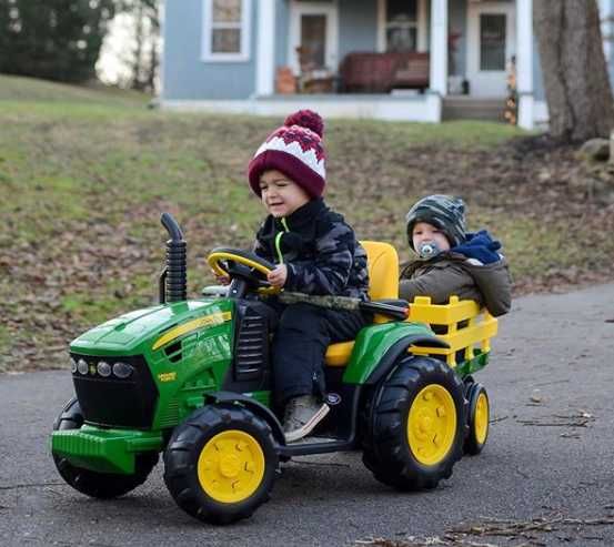 Ciągnik na akumulator JOHN DEERE traktorek z przyczepką PEG PEREGO