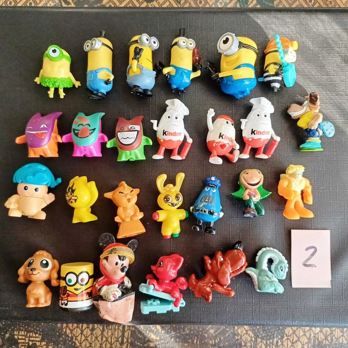 Игрушки, фигурки, человечки, животные, киндер, монстры