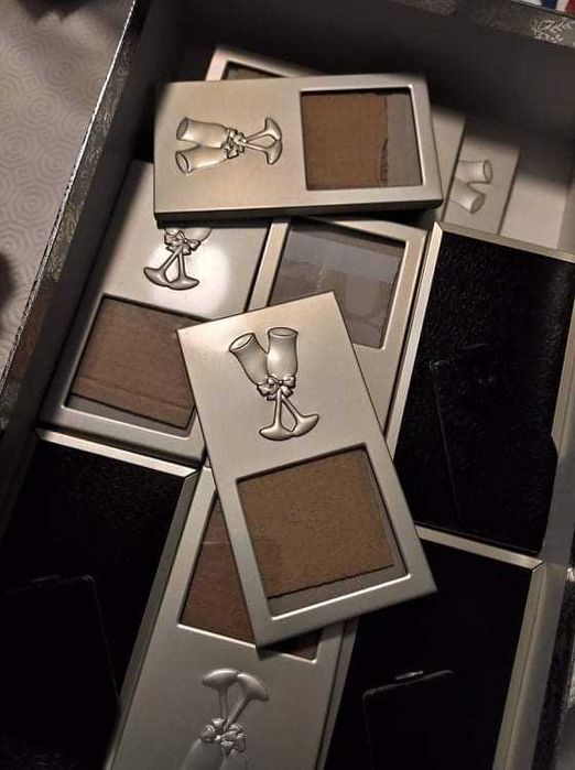 Wedding favors: silver picture frames!64575348188929120