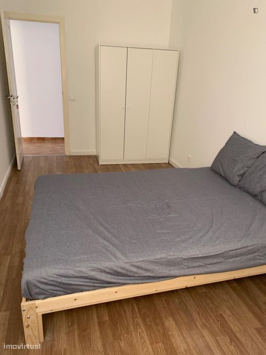 Quarto - localizado em Santa Apolónia Lisbon
