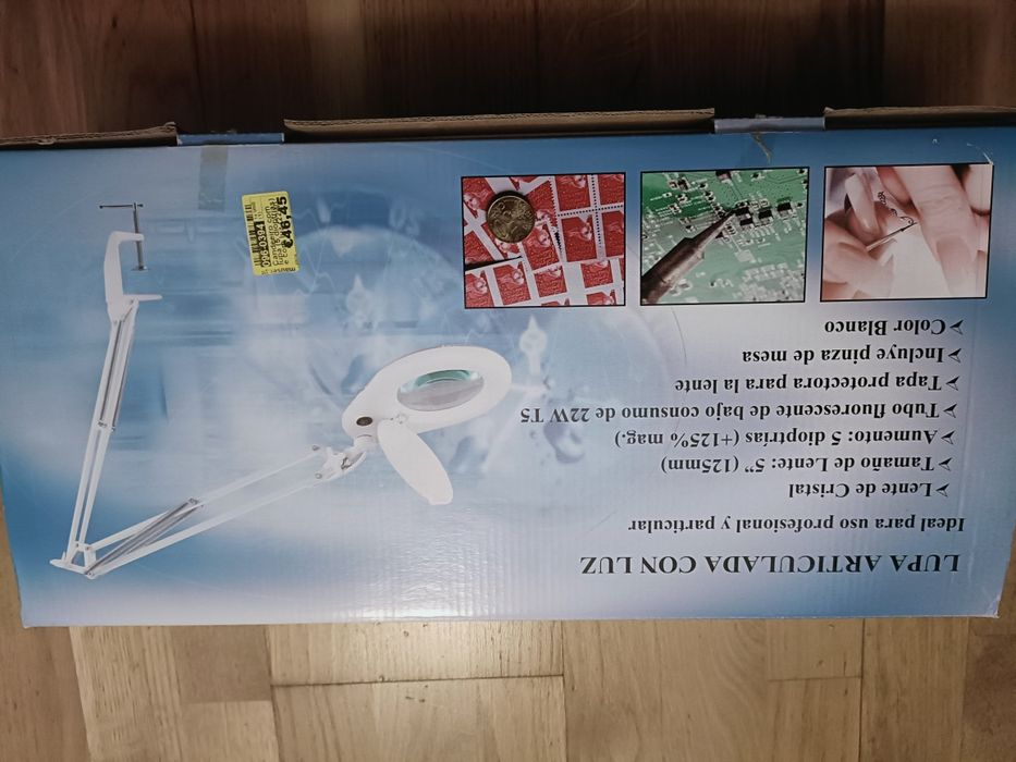 Lupa com iluminação