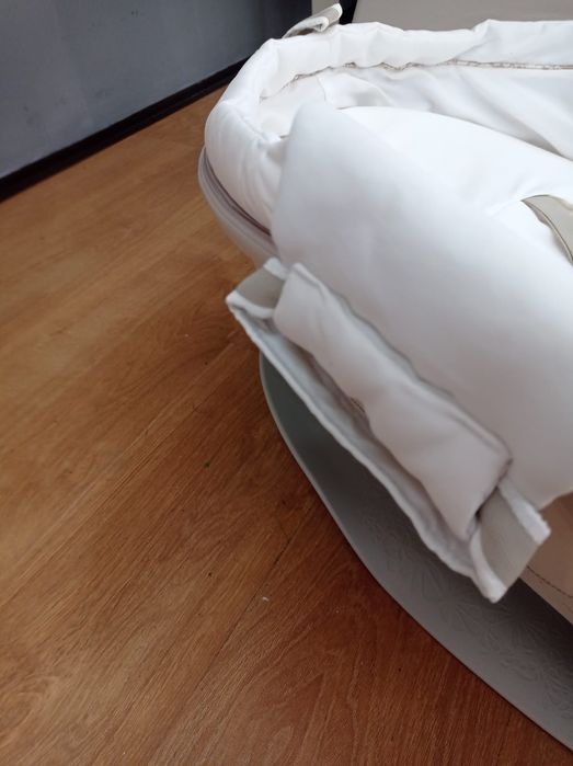 Berço espreguiçadeira de baloiço Stokke bounce n sleep
