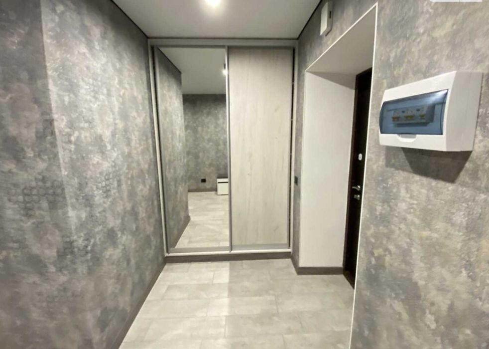 1 квартира вул.Запорізька Є ліжко та диван Новобудова