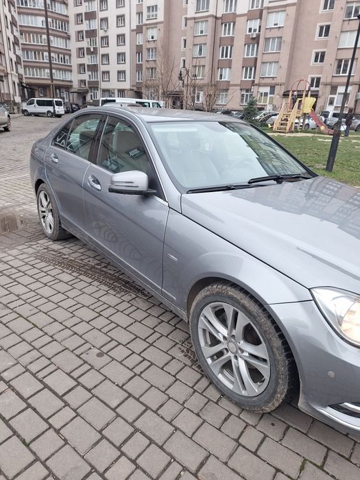 Продам мерседес204