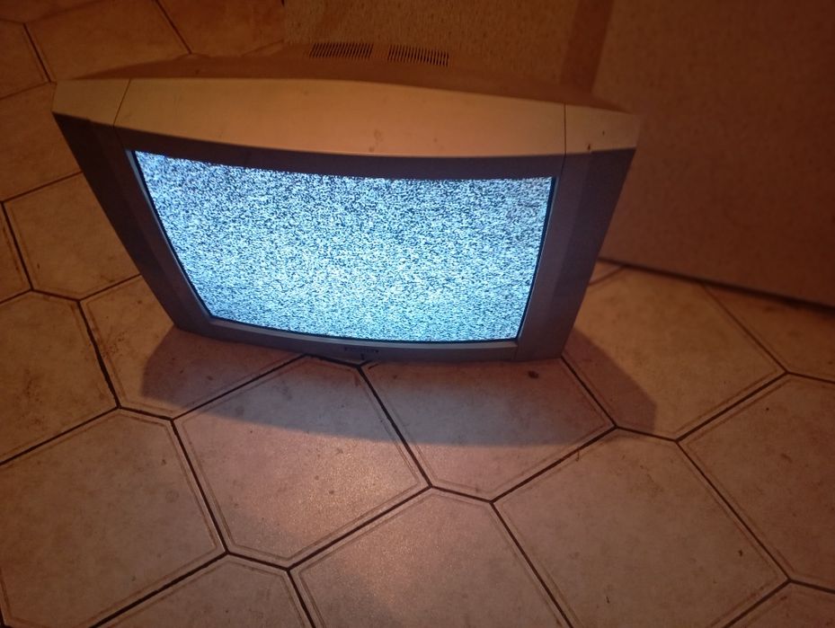 Телевизор   веко