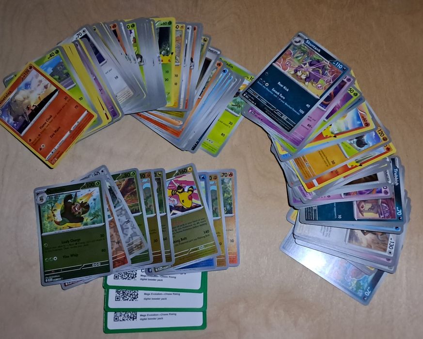 Zrstaw 100szt kart pokemon