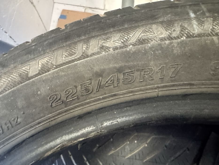 Opony letnie 225/45 17cali