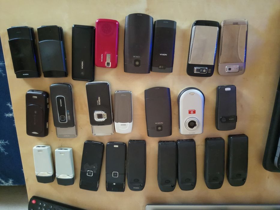 Coleção de 24 Telémoveis Nokias