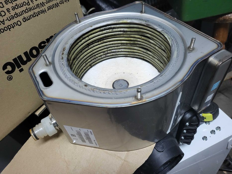 Wymiennik ciepła pieca kondensacyjnego, wymiennik główny