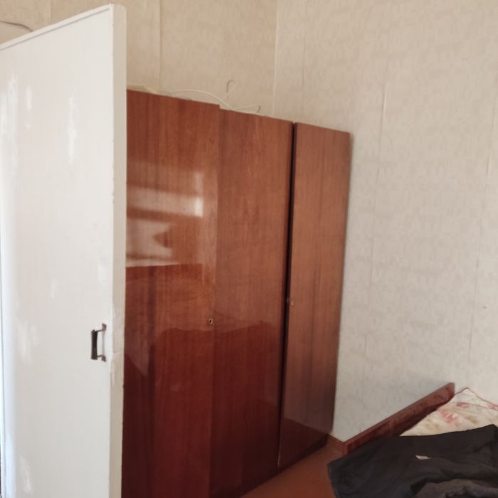 Однокімнатна, Богдана Хмельницького.