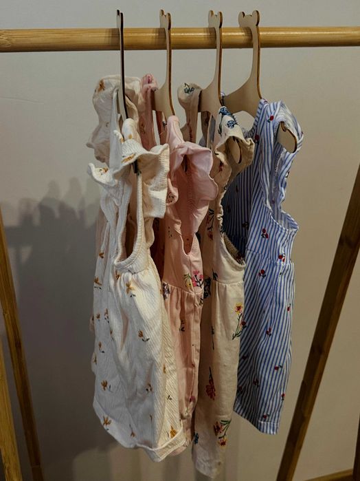 Zestaw sukienek dla dziewczynki H&M 68r, 4szt