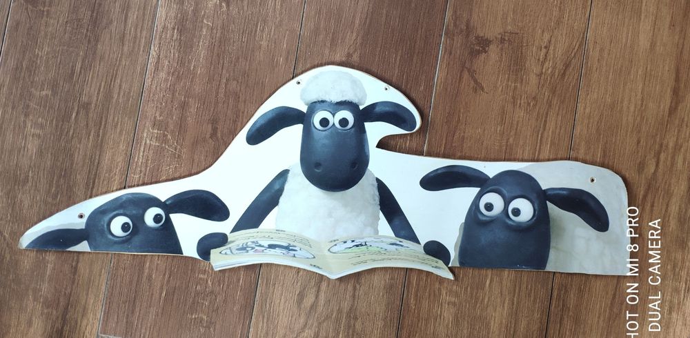 Duży baranek Shaun - obraz dekoracja do pokoiku