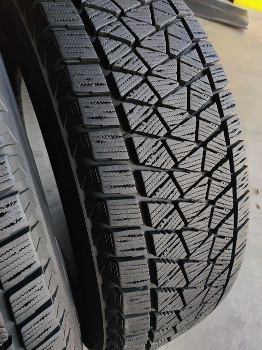 2шт R17 225 60 шини зимові Bridgestone Blizzak DM-V2 арктичні липучки