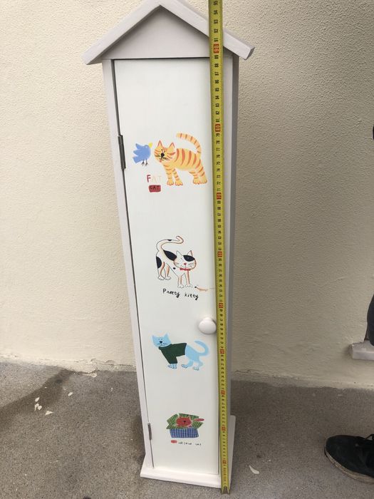 Movel com parteleiras