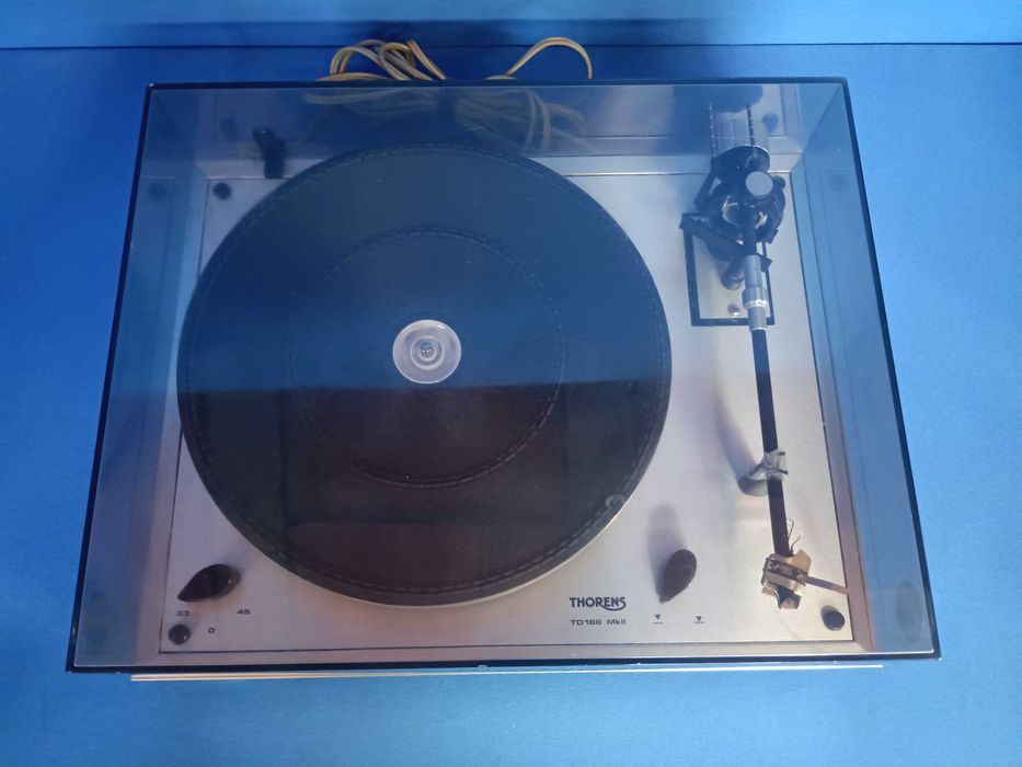 gira-discos THORENS TD 166 MK II