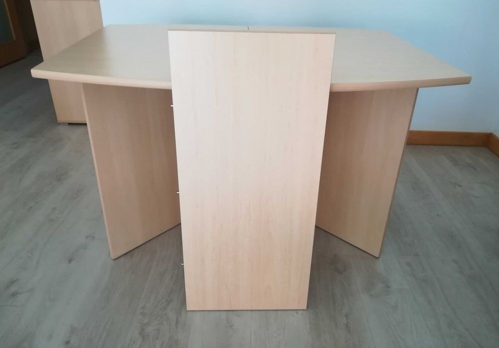 Mesa de Jantar Extensível - 6 / 8 pessoas