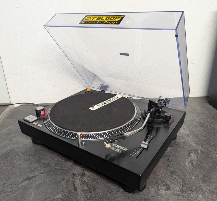 Програвач платівок Reloop RP-1000 MK3.