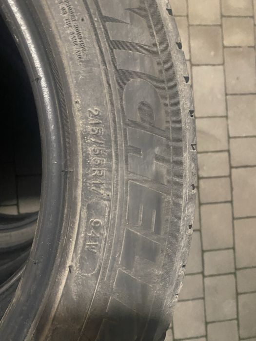 Opony Michelin — 4 szt., 215/55 R17 (94W)