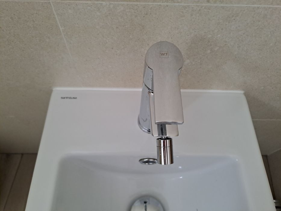 Bidé suspenso + torneira