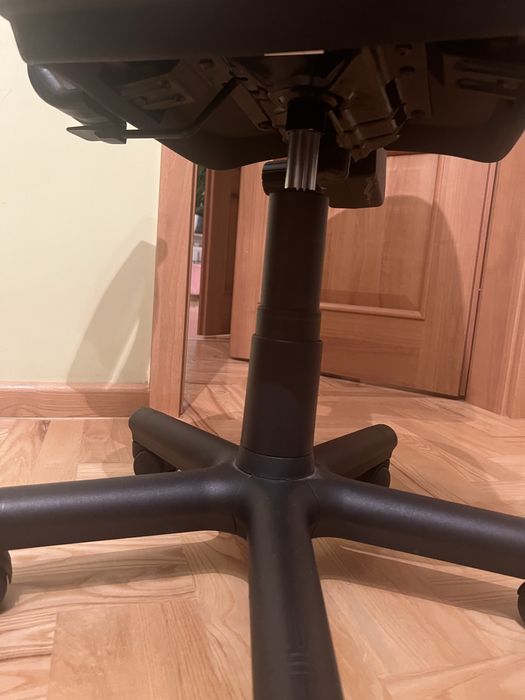 Krzeslo fotel obrotowy regulowany biurkowy biurowy czarny