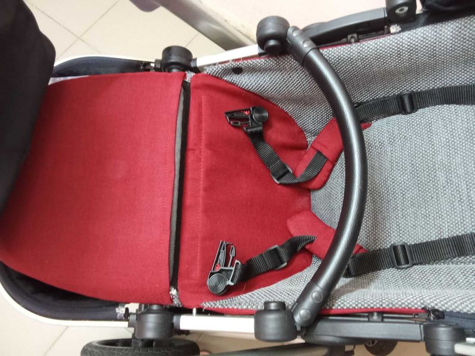 Універсальна коляска Hartan