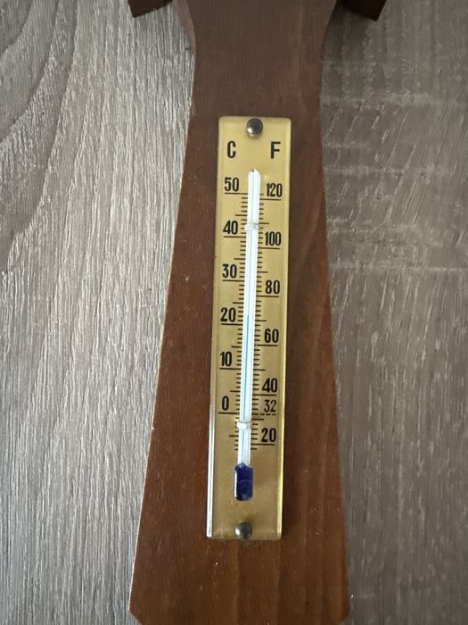 Винтажный барометр