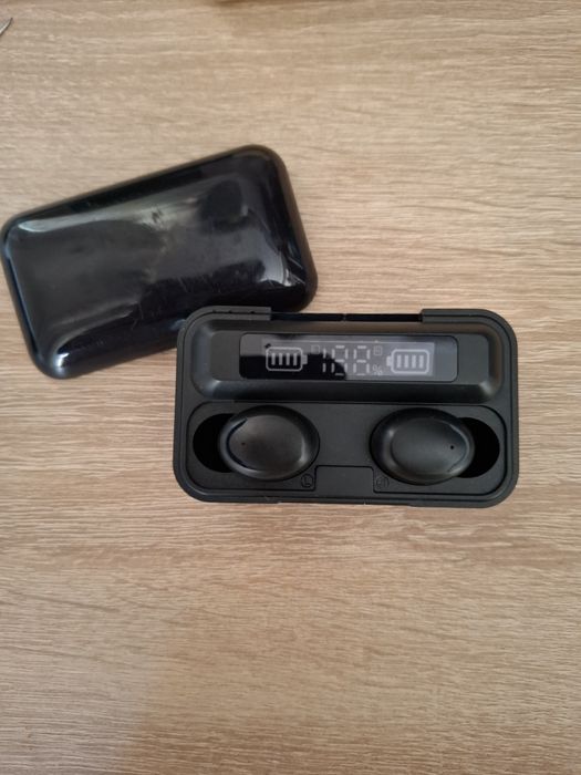 Продам бездротові навушники.