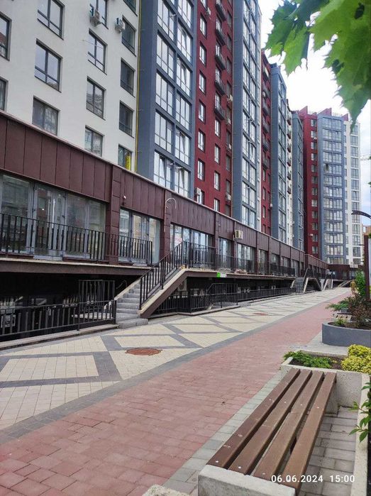 1-кімнатна 47,2м² в ЖК “Княгинин”, кухня-вітальня, паркінг, Центр