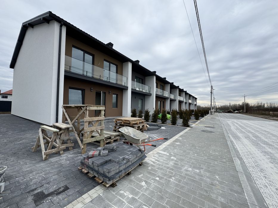 Продаж Котеджів р-н Садовий/140м2/єОселя