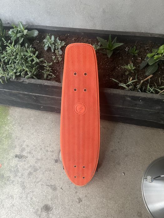 Vendo skate de inciação.