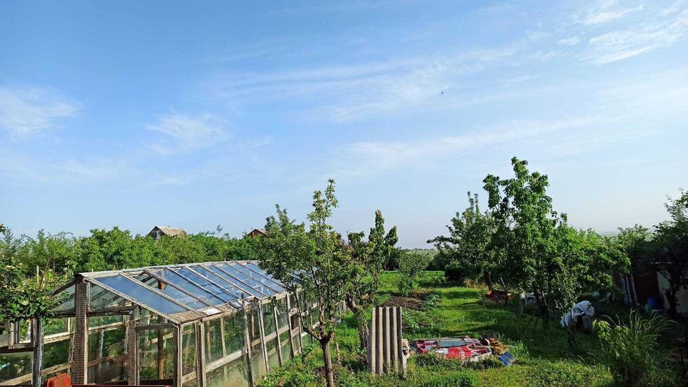 Продам дом 2 этажа 60 соток, гараж, баня,сад, виноградник с.Гребенники