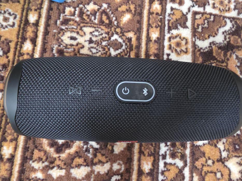 Jbl charge 4  на запчасти