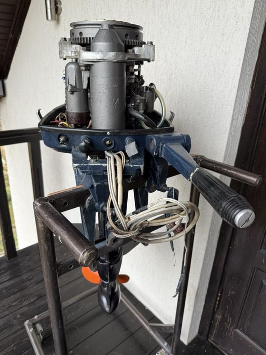 Продам лодочный мотор вихрь 30