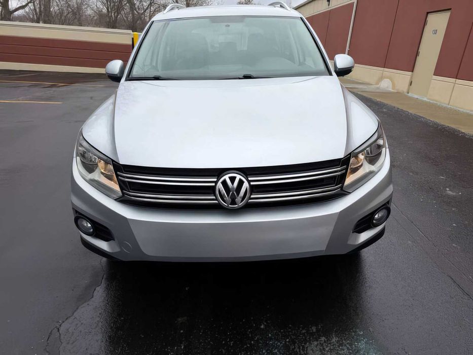 Volkswagen Tiguan      2015