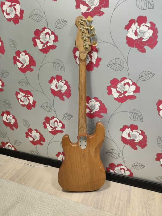 4х-струнна бас-гітара Fender Precision Bass