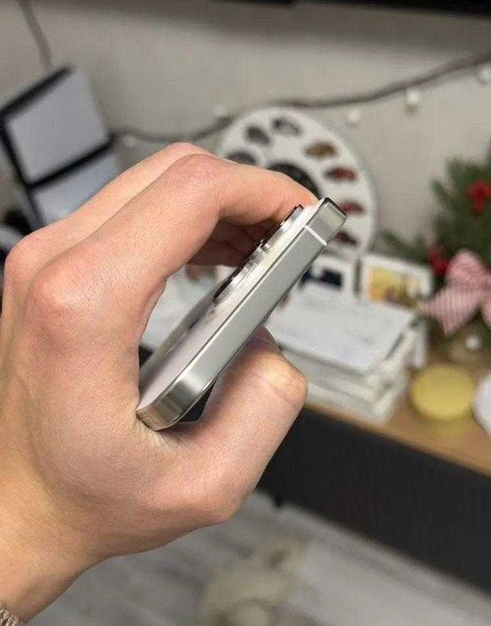 iPhone 16 Pro Max, 256 ГБ, SIM + eSIM