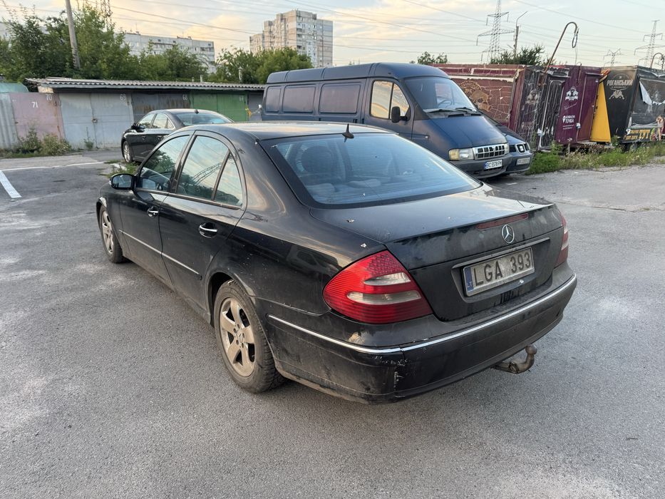 Mercedes e class w211