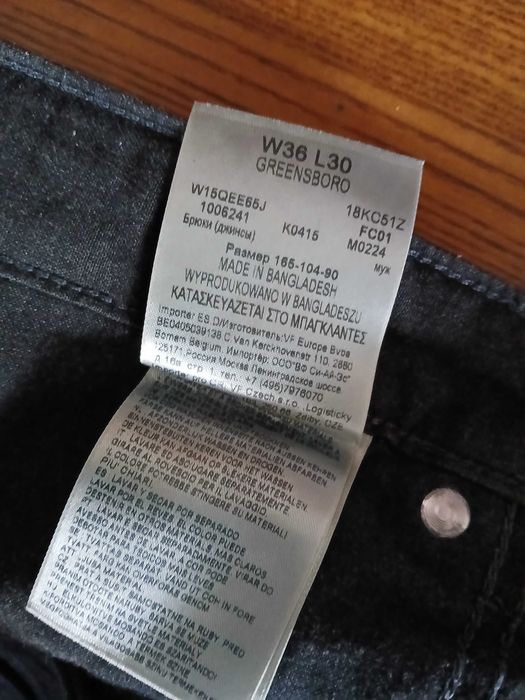 Jeansy Wrangler Greensboro 36/30 pas:2x47-50cm czarne