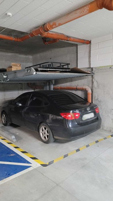 Garaż i Magazyn w Jednym: Miejsce Postojowe PREMIUM z Platformą Mag.