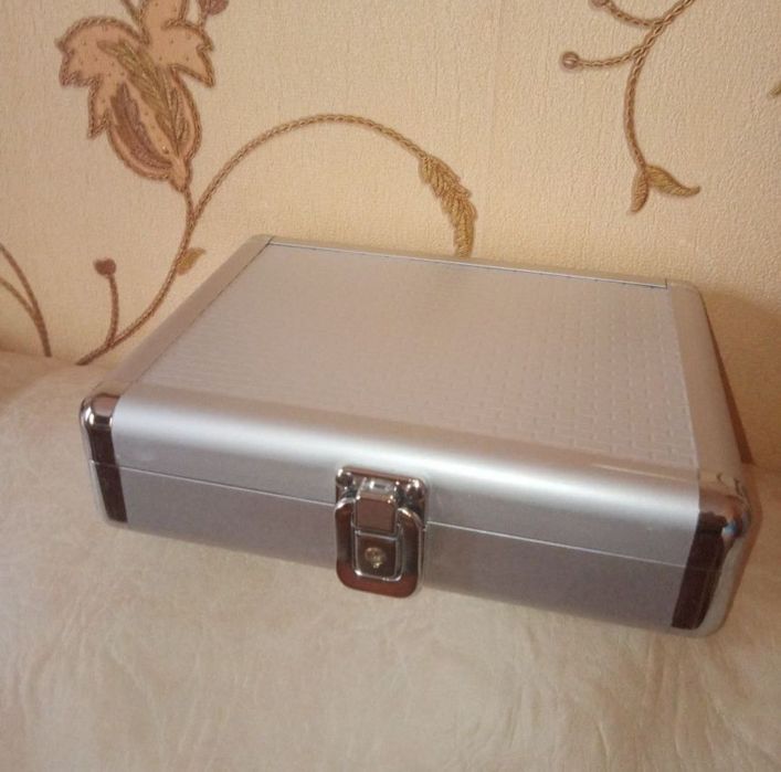 Кейс для грошей міцний