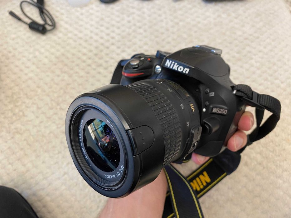 Nikon D5200 + obiektyw + statyw + torba + ładowarka + bateria
