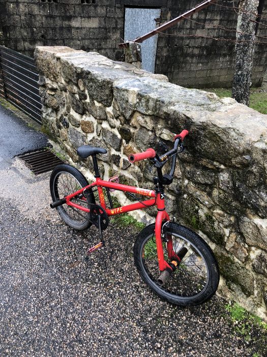 Vendo ou troco bmx como esta nas imagens