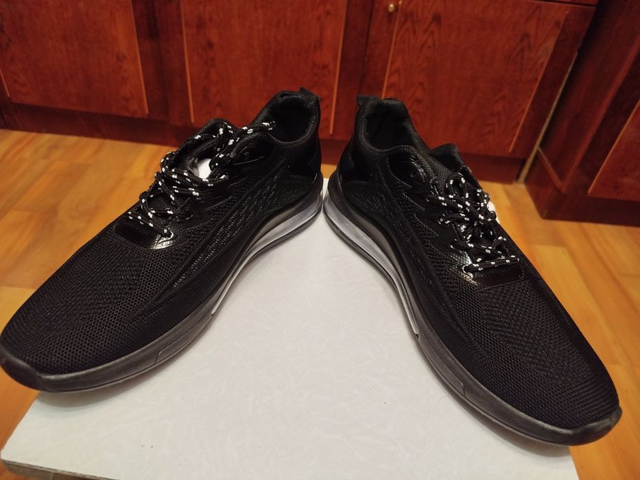 Кросівки чоловічі нові