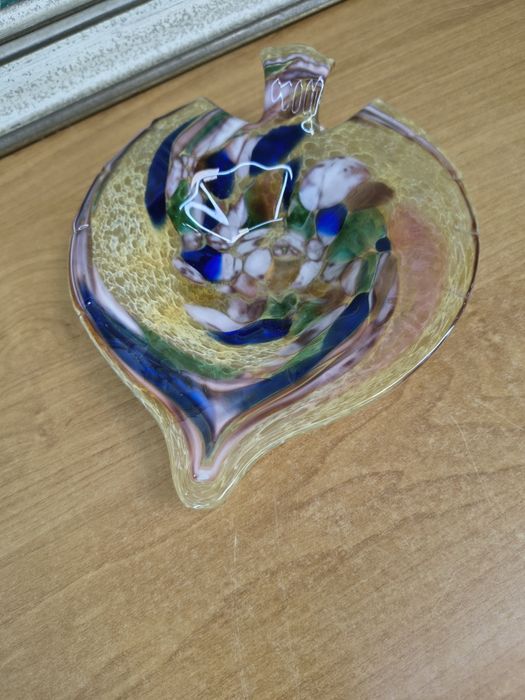 Ręcznie formowana patera / talerzyk artystyczny – szkło wielobarwne