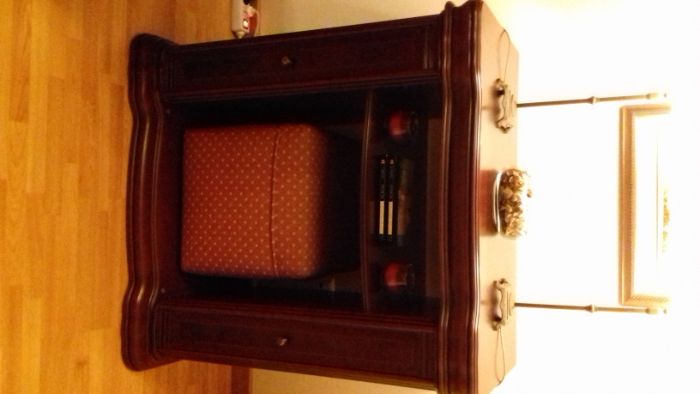 Cristaleira/louceiro + móvel de apoio/bar