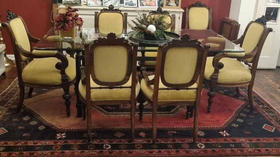 Conunto 10 cadeiras de jantar estilo Luís XV em mogno maciço + canapé