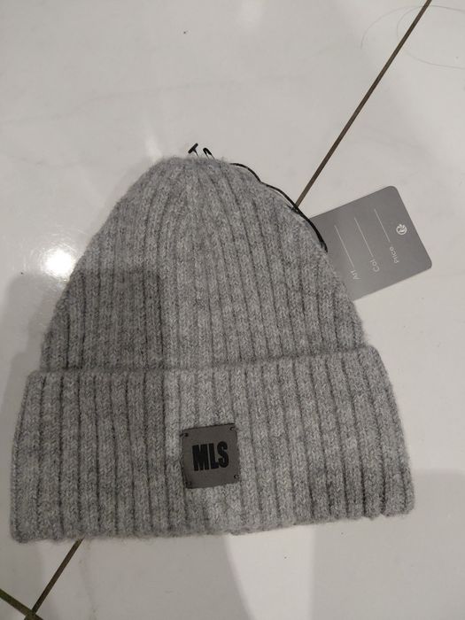 Зимова шапка для жінок