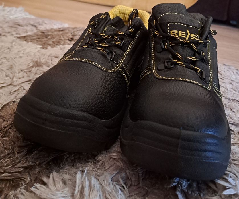 Buty robocze bezpieczne trzewiki YES S3 SRC