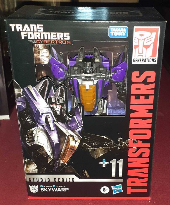 Skywarp figurka 16 cm Transformers: War for Cyberron Voyager Class